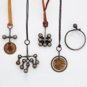 Bertil Vallien, bangle and necklaces, 5 pieces.