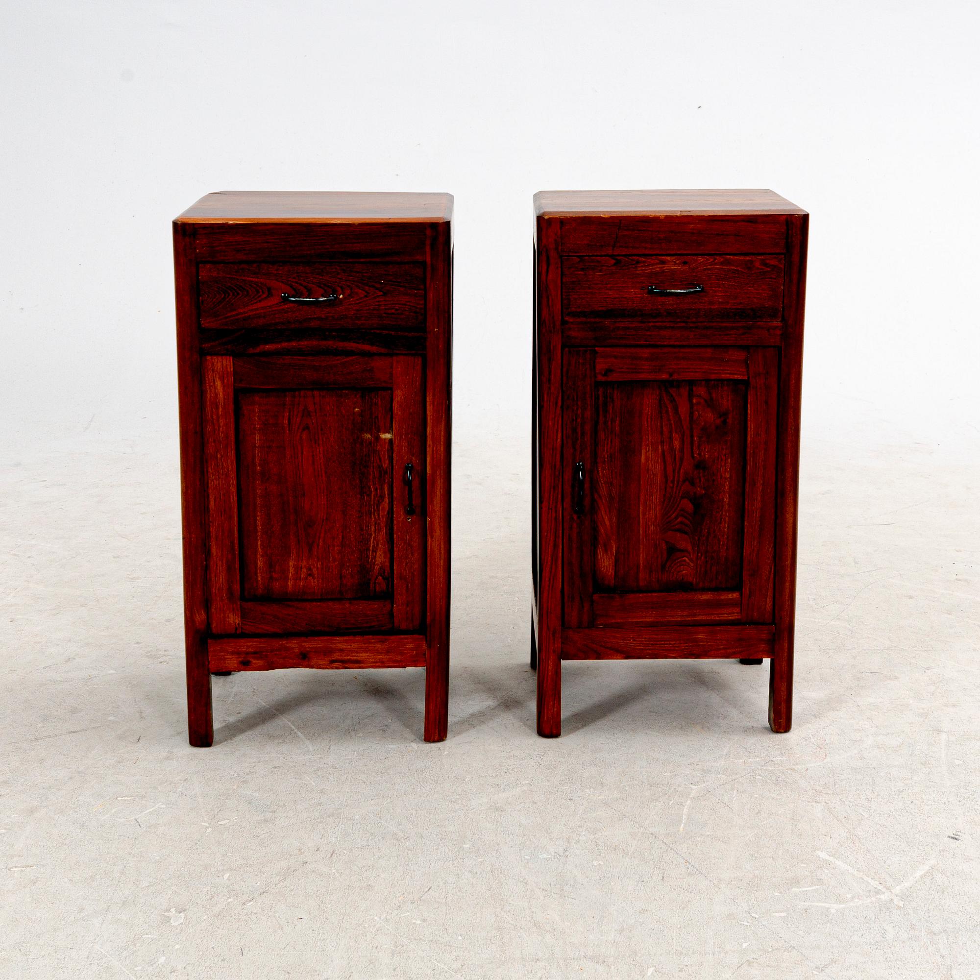 Sängbord ett par 1900-talets första hälft.