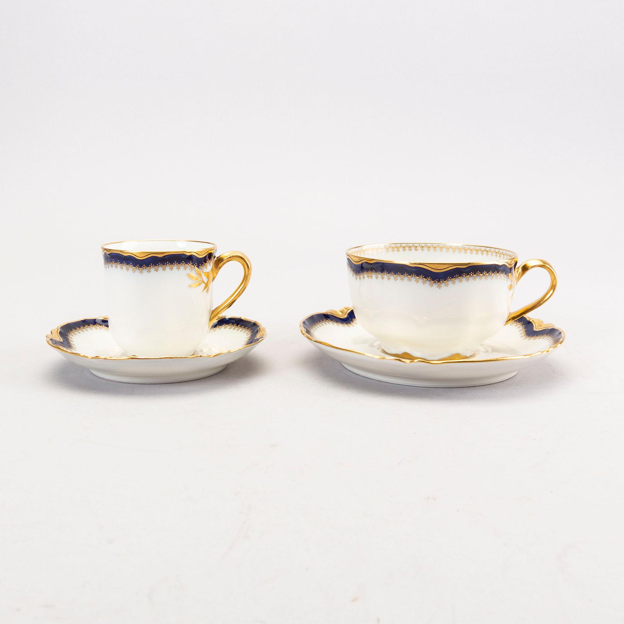 A 122 pcs of Limoges porcelain dinner service.