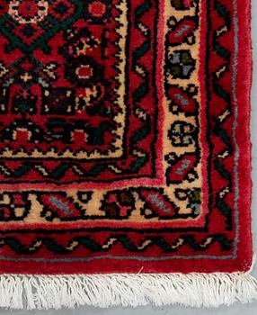 A RUNNER, Hosenabad, ca 302 x 72 cm.