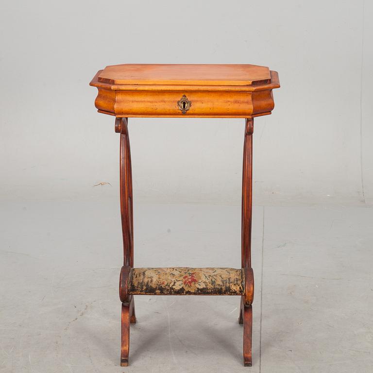 DAMARBETSBORD, 1800-talets slut.