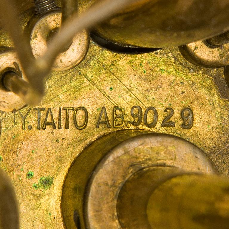 Paavo Tynell, kattovalaisin malli 9029/4, Taito, 1900-luvun puoliväli.