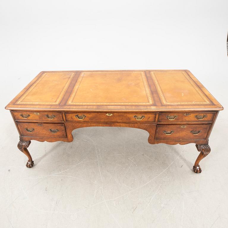 Skrivbord Queen Anne-stil 1900-talets mitt/andra hälft.