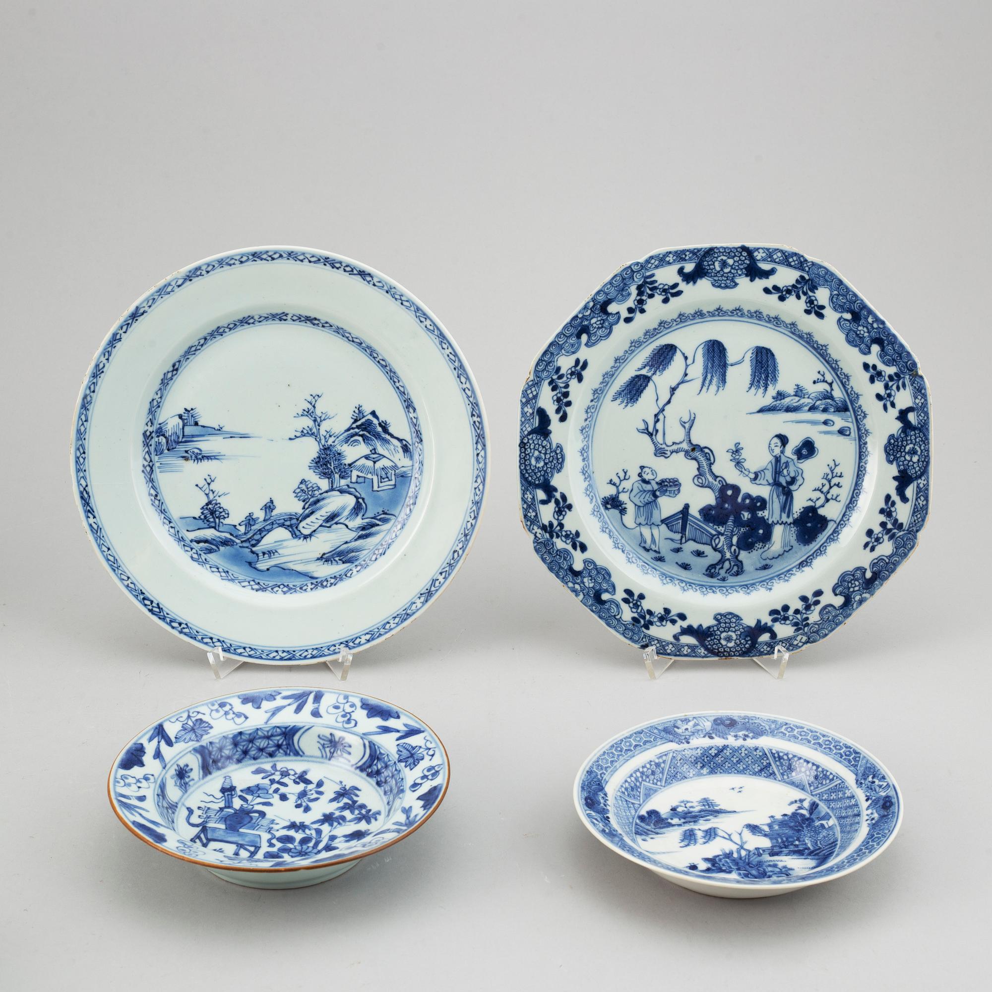 VÄRMEFAT samt ASSIETTER, sju stycken olika, porslin. Qingdynastin, 17/1800-tal.