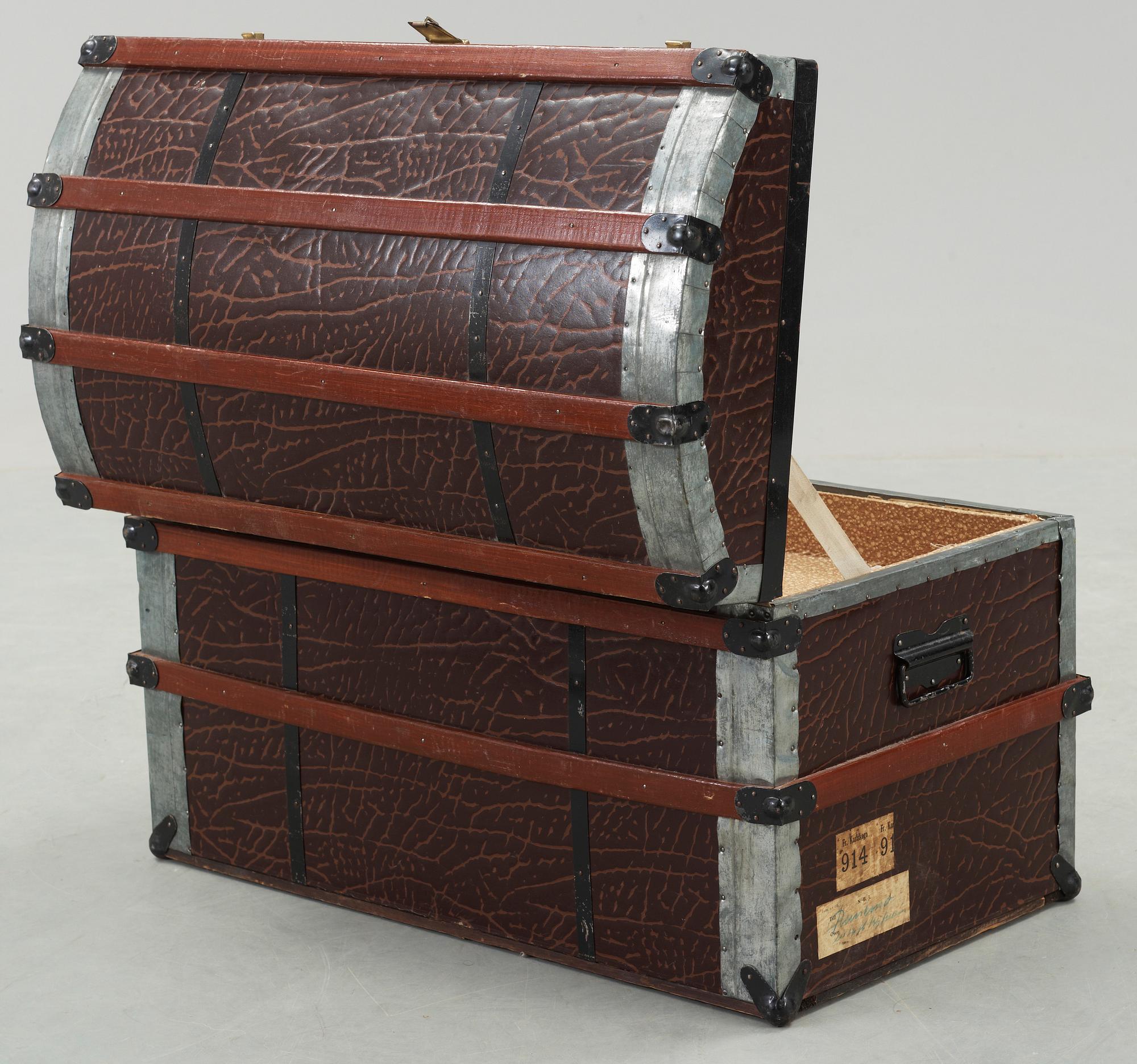 KOFFERT, omkring 1900.