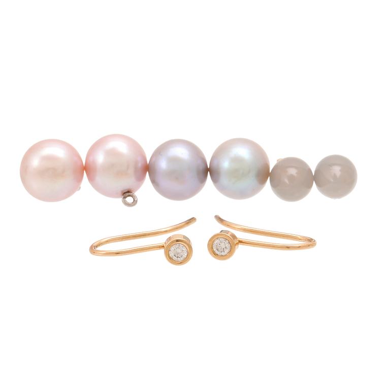 Earrings 18K gold, brilliant-cut diamonds 0.20 ct, two pairs of cultured freshwater pearls and drops of moonstone.