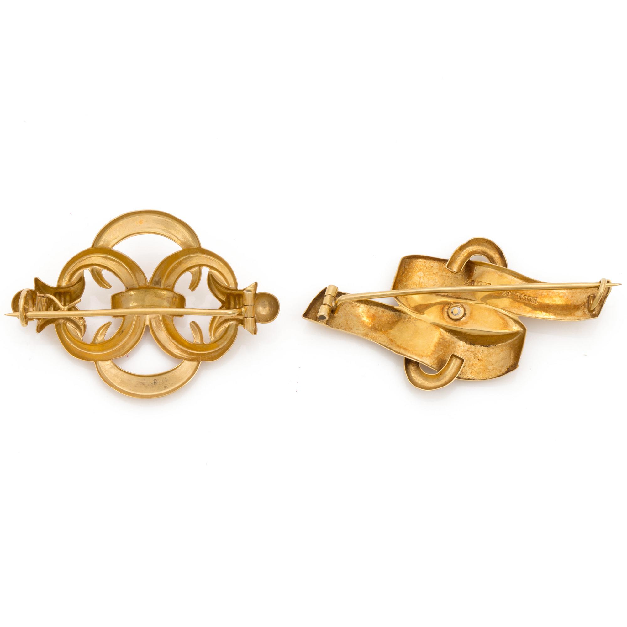 Two 18K gold brooches, one set with a seedpearl.