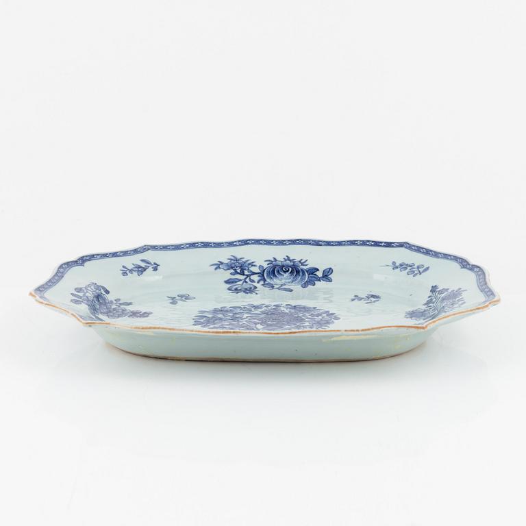 A blue and white serving dish, China, Qianlong (1736-95).