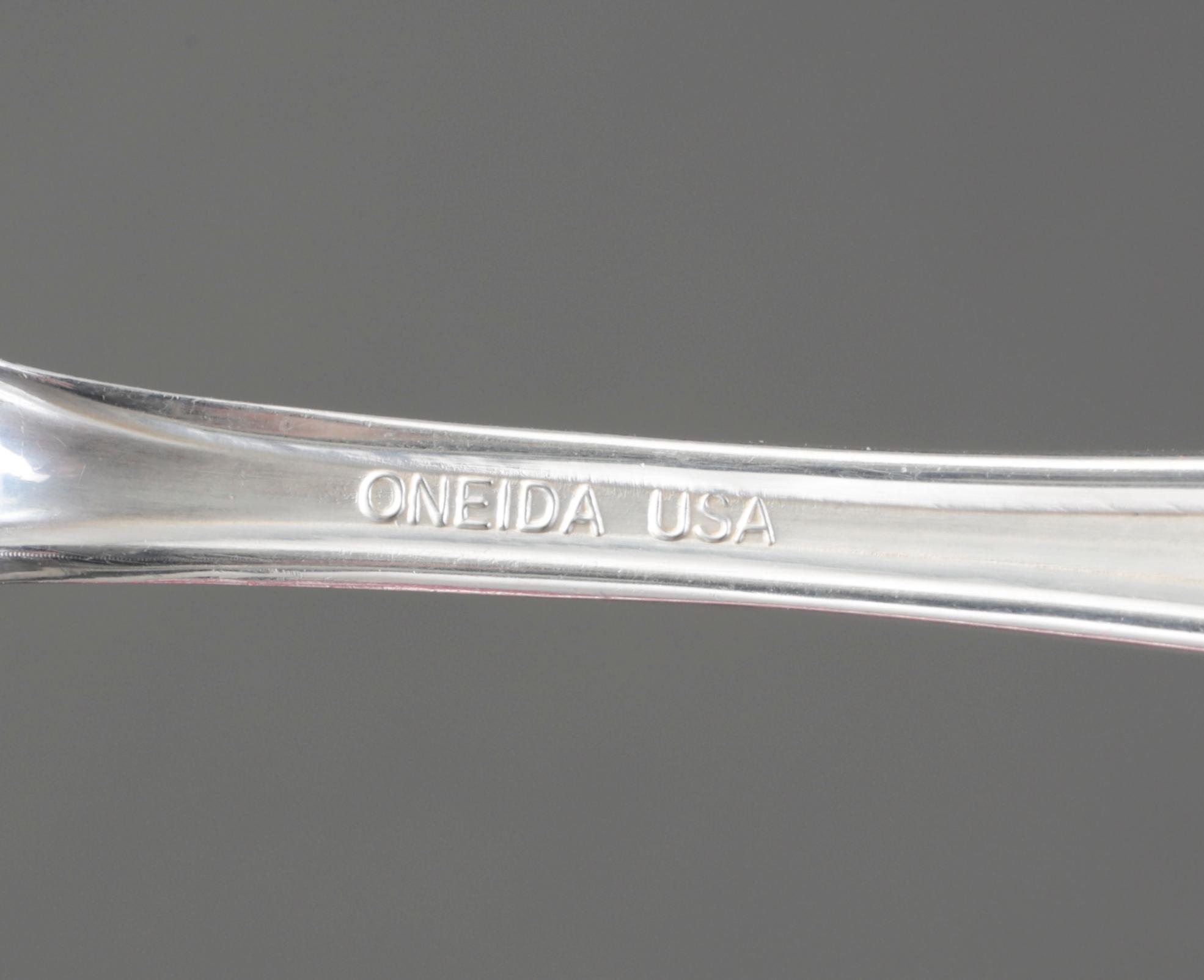 BESTICK, 111 delar, vitmetall, Oneida, USA samt Canada, 1900-talets andra hälft.