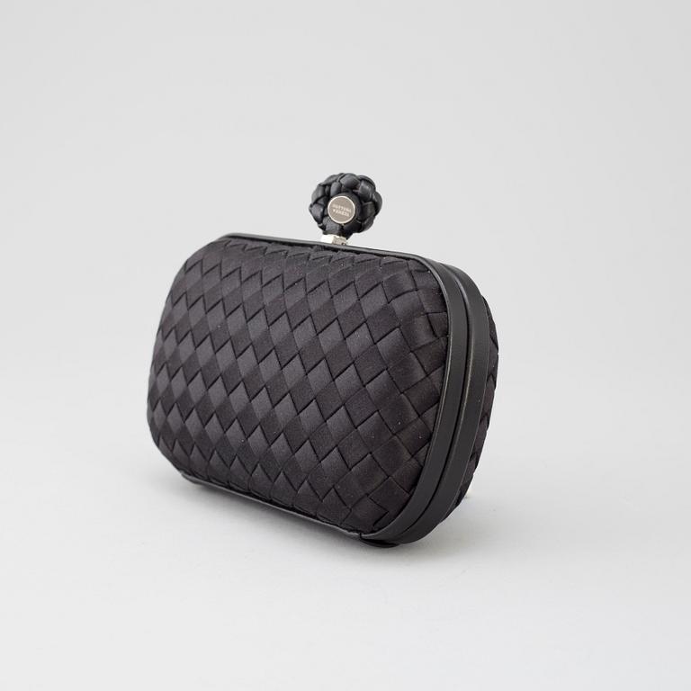 BOTTEGA VENETA, clutch, "New Knot".