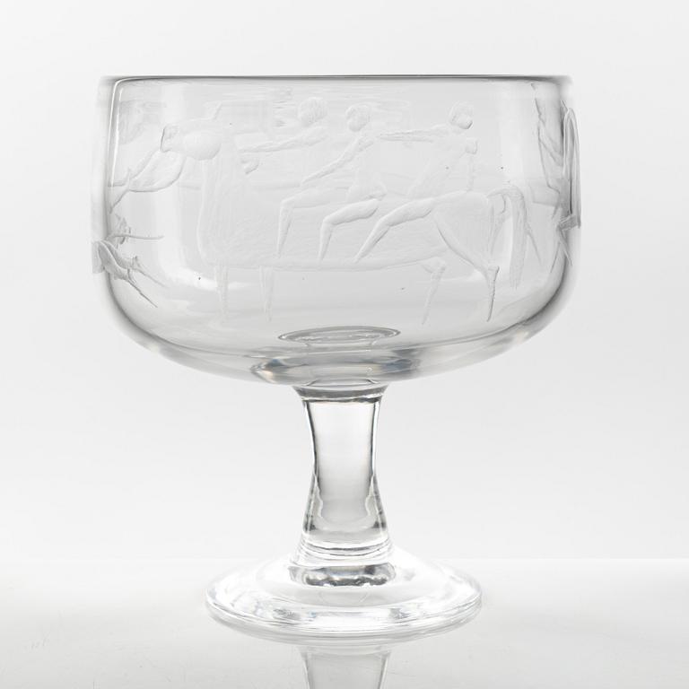Erik Höglund, an engraved footed glass bowl, Boda, Sweden 1950/60s.
