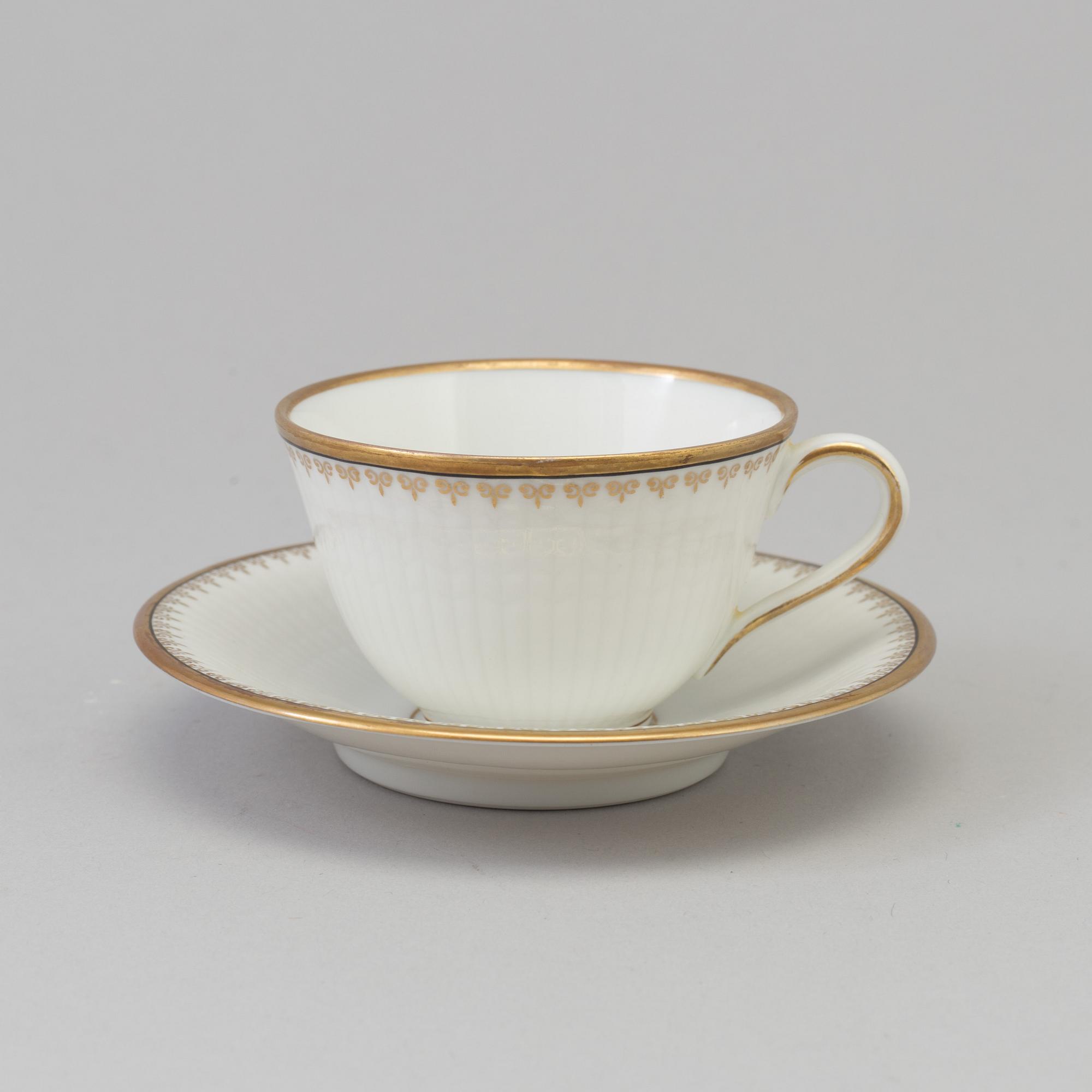LOUISE ADELBORG, kaffeservis, 44 delar, "Swedish Grace", med guldkant, Rörstrand.