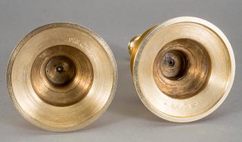 LJUSSTAKAR, ett par, mässing, No 58, Skultuna, omkring sekelskiftet 1900.