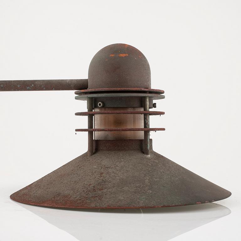 Alfred Homann & Ole V. Kjær, för utomhusbruk, "Nyhavn", Louis Poulsen, 1900-talets andra hälft.