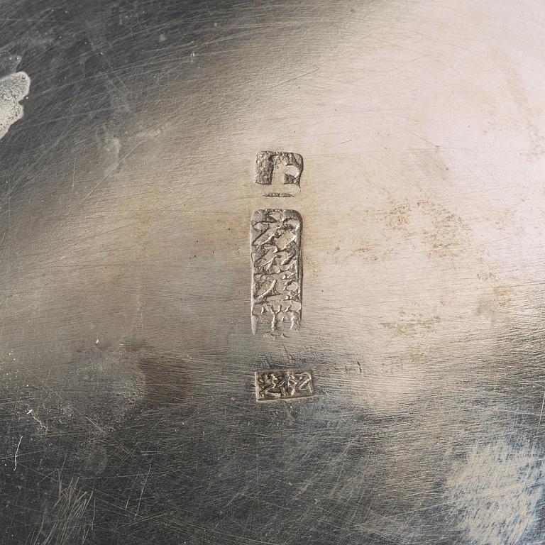 Two silver bowls, Shanghai, early 20th Century, one with makers mark ZeeWo.