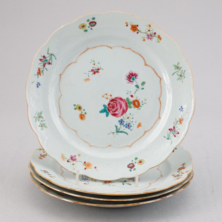 19 famille rose and imari export porcelain plates, Qing dynasty, Qianlong (1736-95).