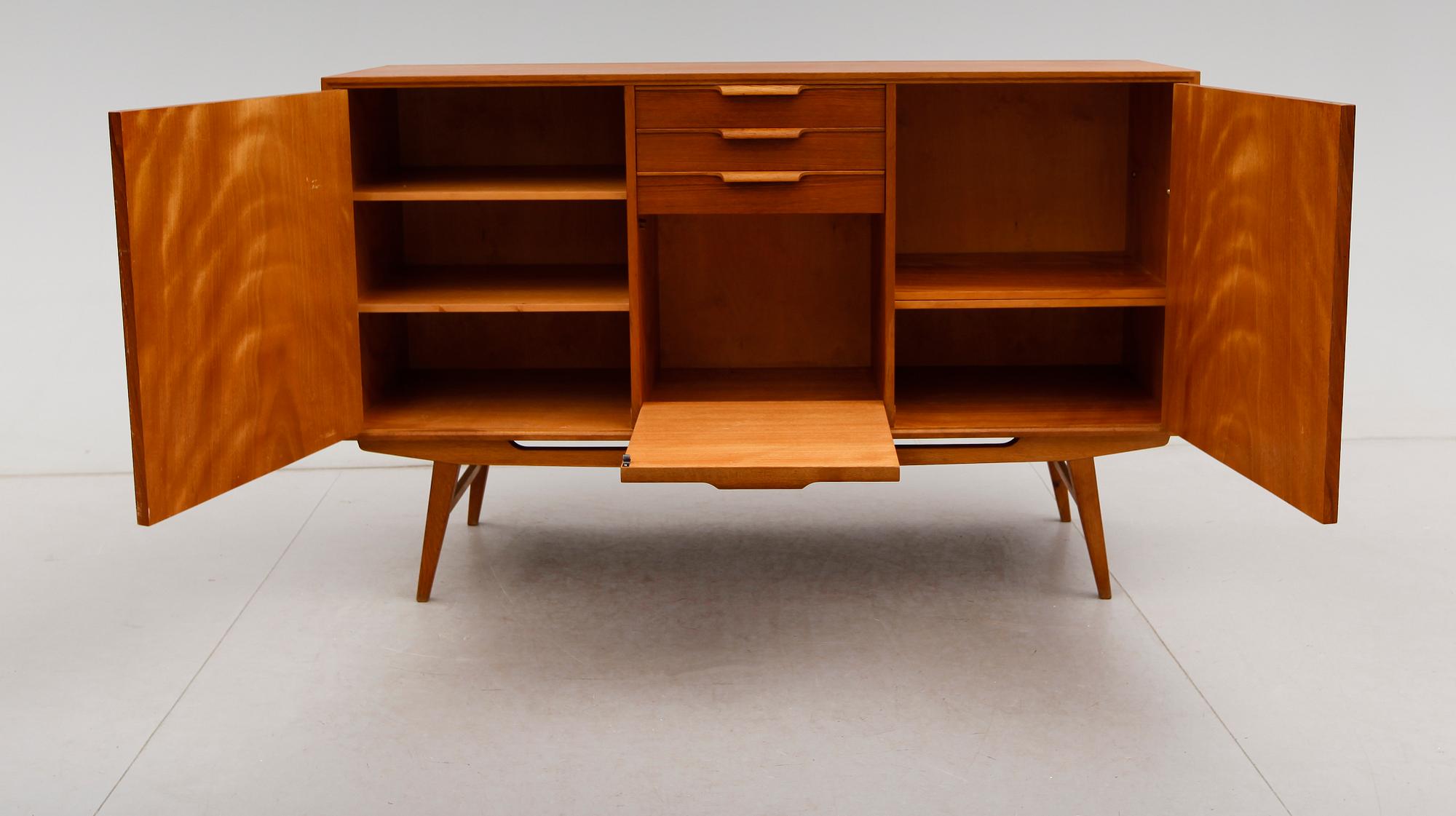 SIDEBOARD, 1900-talets andra hälft.