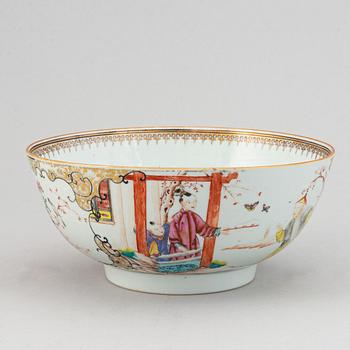 A famille rose punch bowl, Qing dynasty, Qianlong (1736-95).