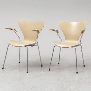 ARNE JACOBSEN, karmstolar, 8 st, "Sjuan", Fritz Hansen, Danmark.