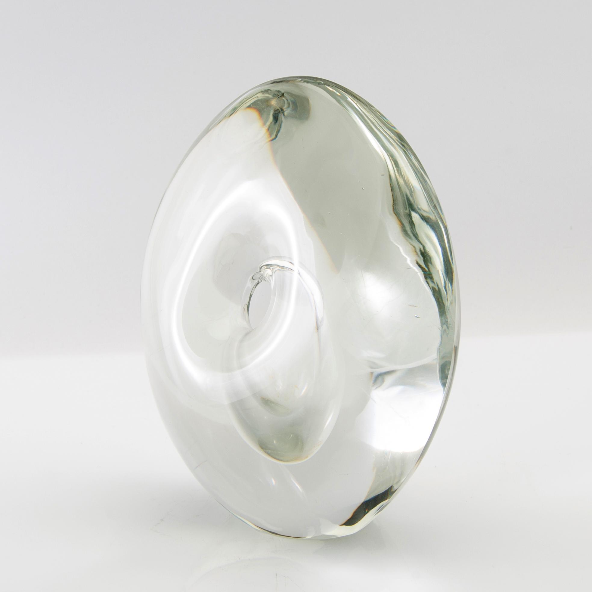 Timo Sarpaneva,  a 'Sitting bird' glass sculpture, model 3567, signed Timo Sarpaneva Iittala -55.