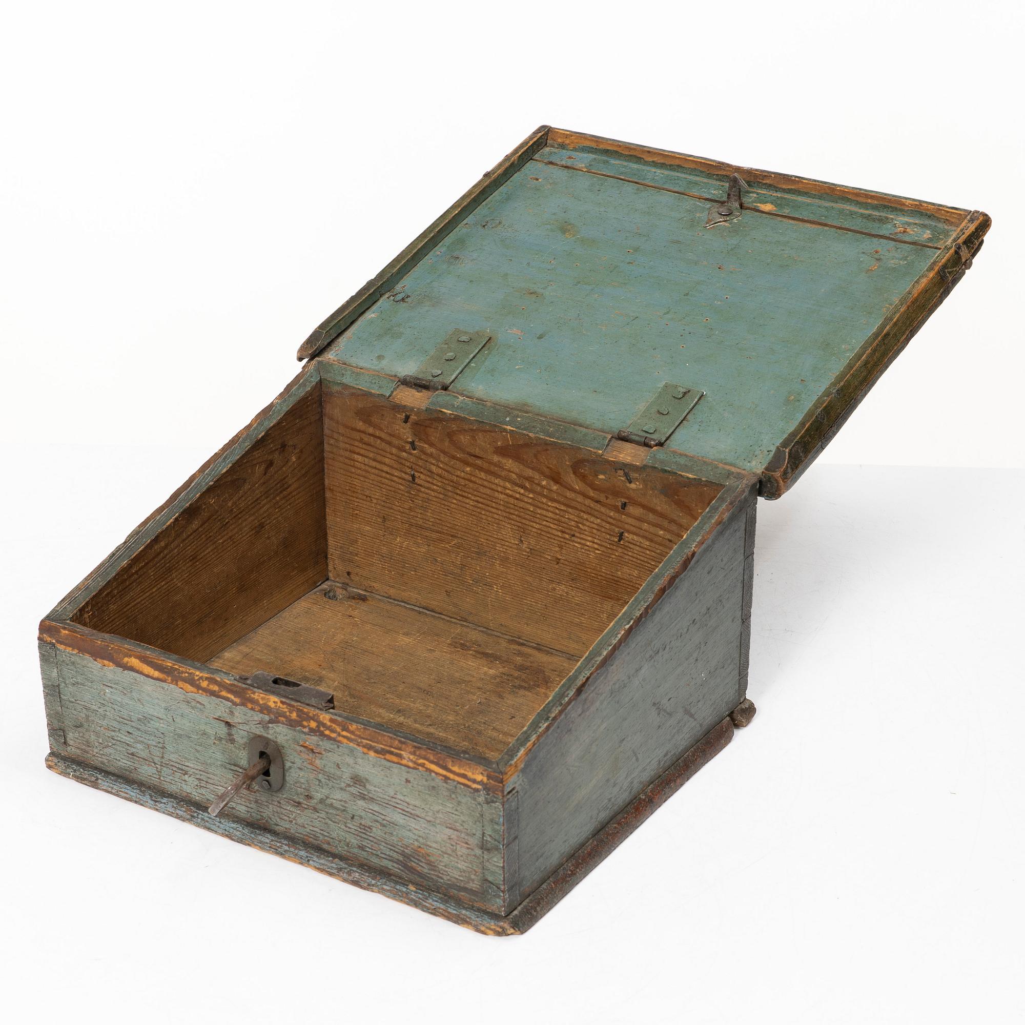 Engagement box, folk art, 17th-18th century.