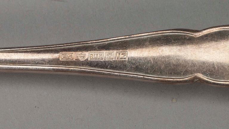 BORDSBESTICK, silver, Chippendale, 12+12+12. Auran Kultaseppä, Åbo 1961.