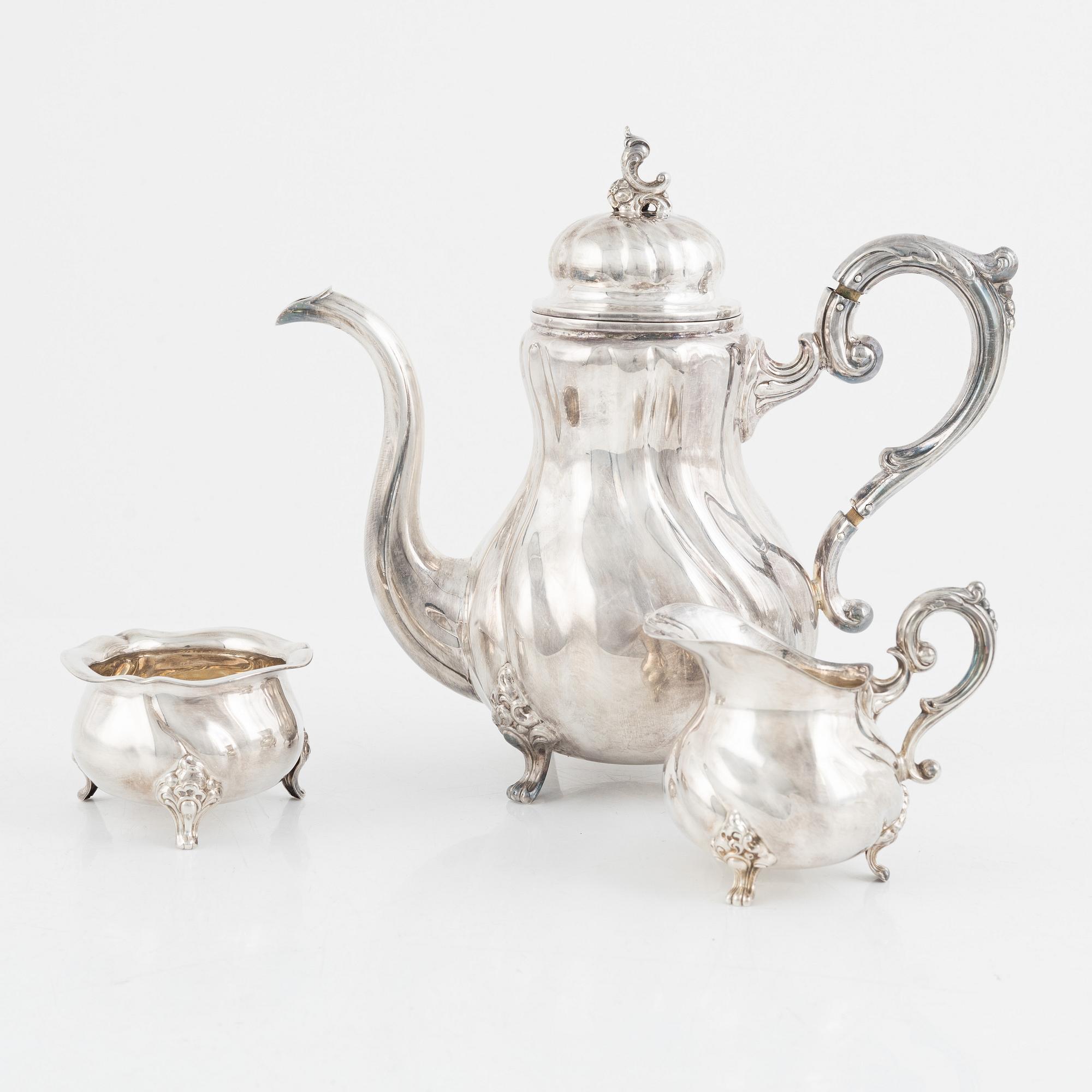 Kaffeservis, 3 delar, silver, rokokostil, svenska importstämplar, 1900-tal.