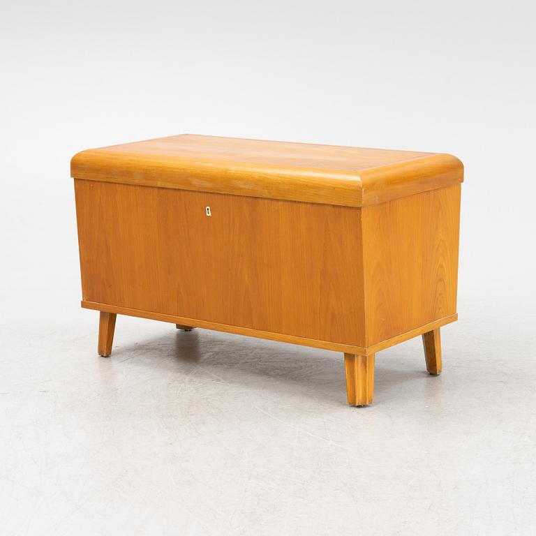 Kista, Swedish modern, 1946.