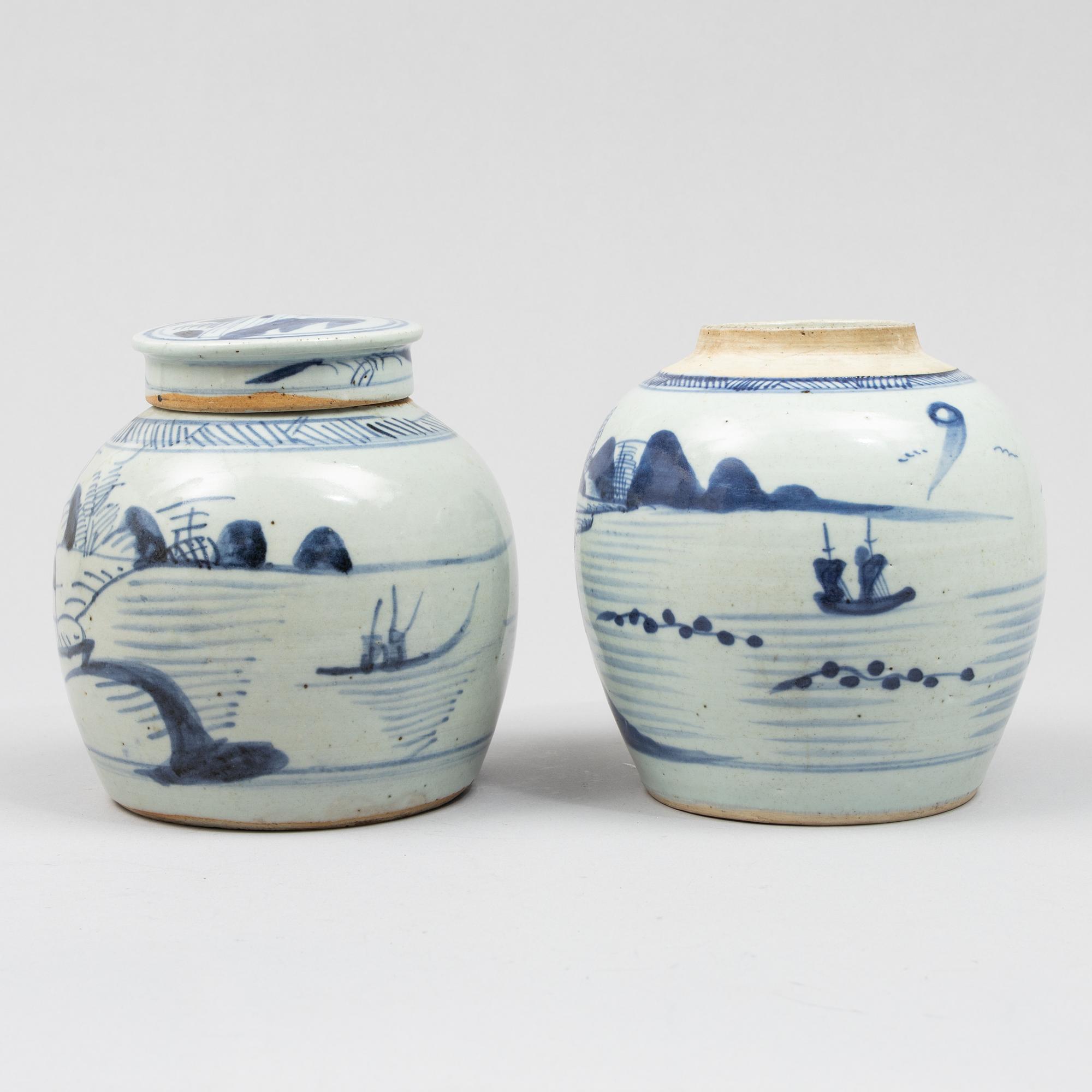 Two blue and white porcelain ginger jars, Qing dynasty, China, 19th century.