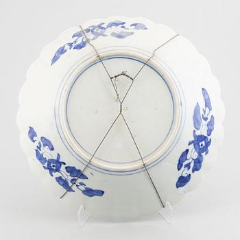 Fat, tre stycken, porslin, Japan, 1800-tal.