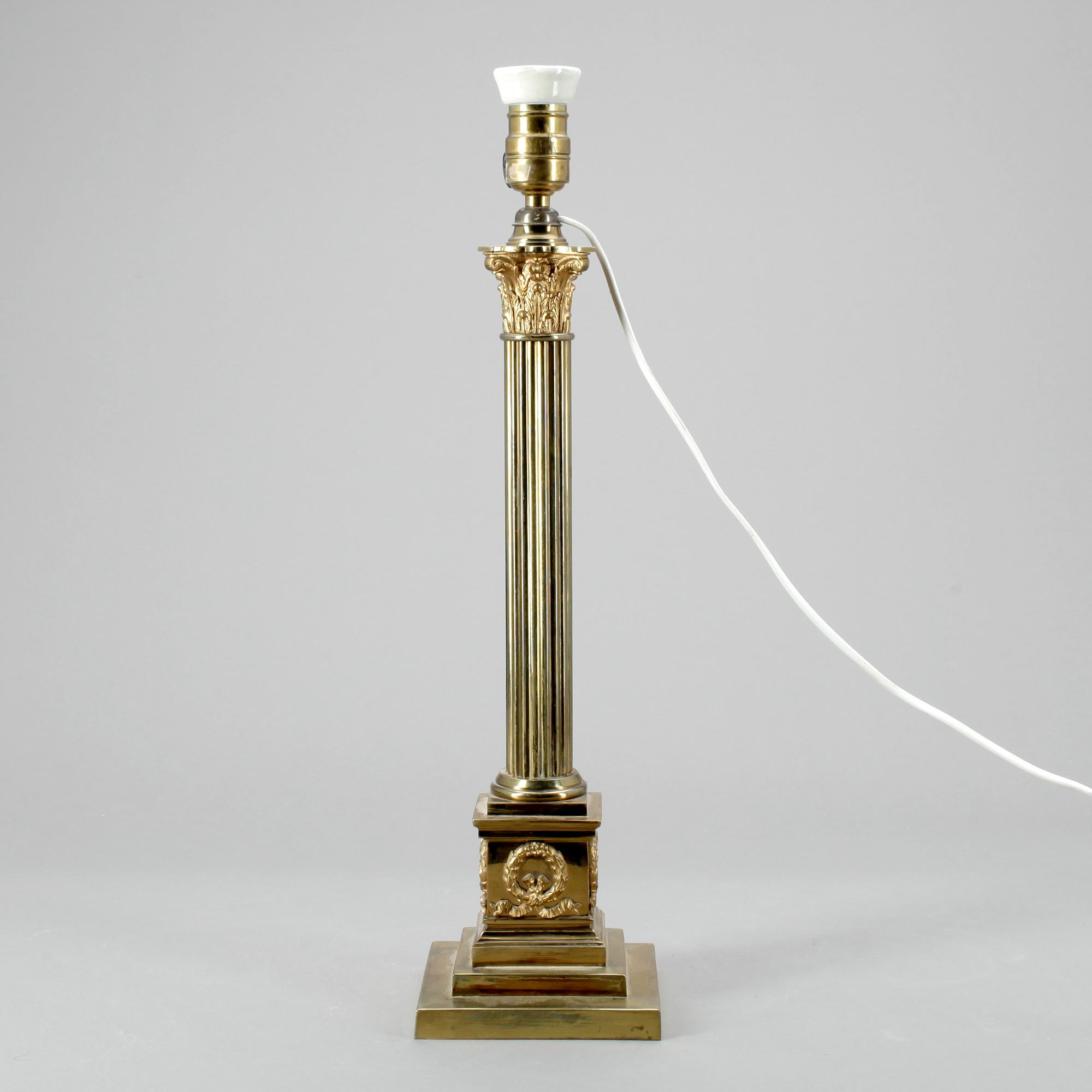 BORDSLAMPA, empirestil, märkt J Hinks & Son, 1900-talets början.