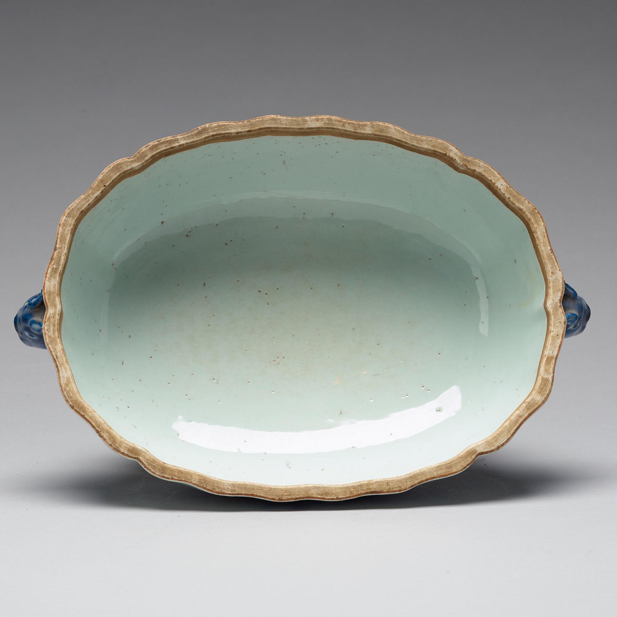 A blue and white armorial tureen with cover, Qing dynasty, Qianlong (1736-95).