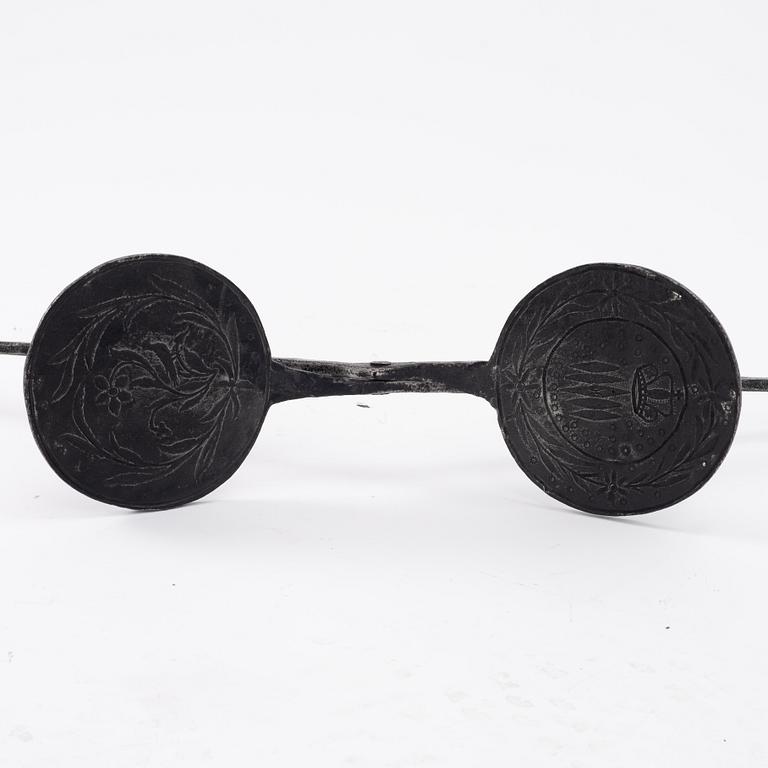 A set of seven iron items, 18th / 19th century.