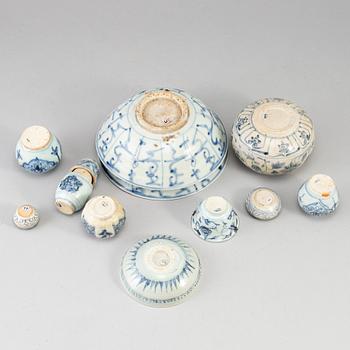 A group of blue and white South East Asian ceramics,  17th/19th Century.