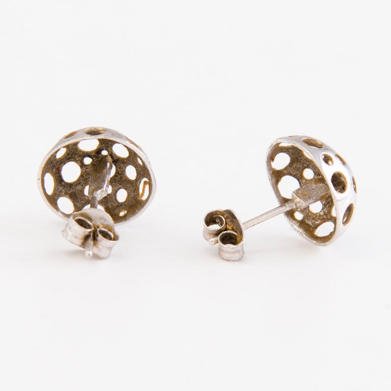 LIISA VITALI, "Leppäkerttu" sormus ja korvakorut, hopeaa, N.Westerback, Helsinki 1971.