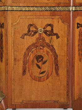 A Gustavian commod attributed to Jonas Hultsten (1773-94).