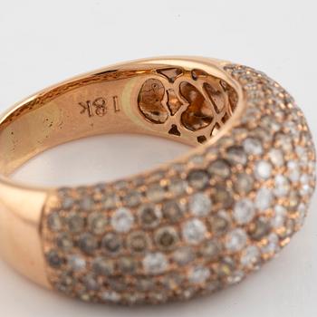 Brilliant cut diamond ring.