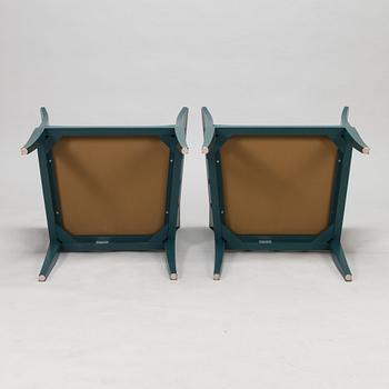 Eliel Saarinen, A pair of "The Blue Chair" armchairs Adelta, Finland 1983.