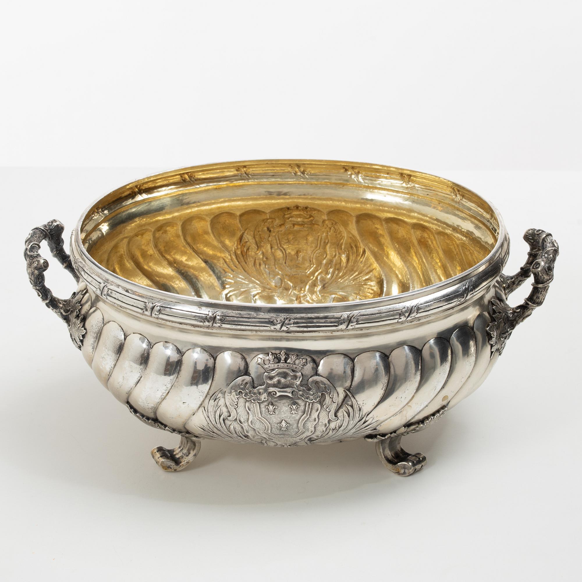 Terrin med lock, silver, Frankrike, omkring år 1900.