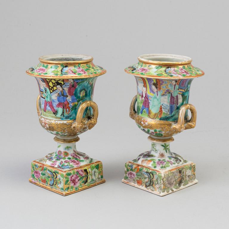 Two Canton vases, Qing dynasty, 19th Century.