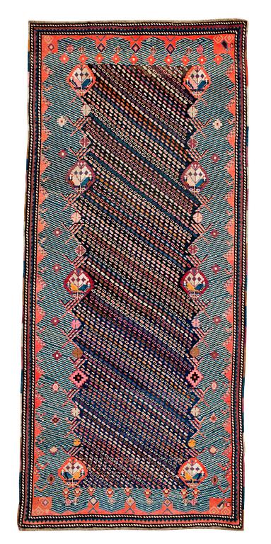 SEMI-ANTIQUE/ANTIQUE KARABAGH. 276 x 124 cm (as well as 1,5 cm of flat weave at each end).