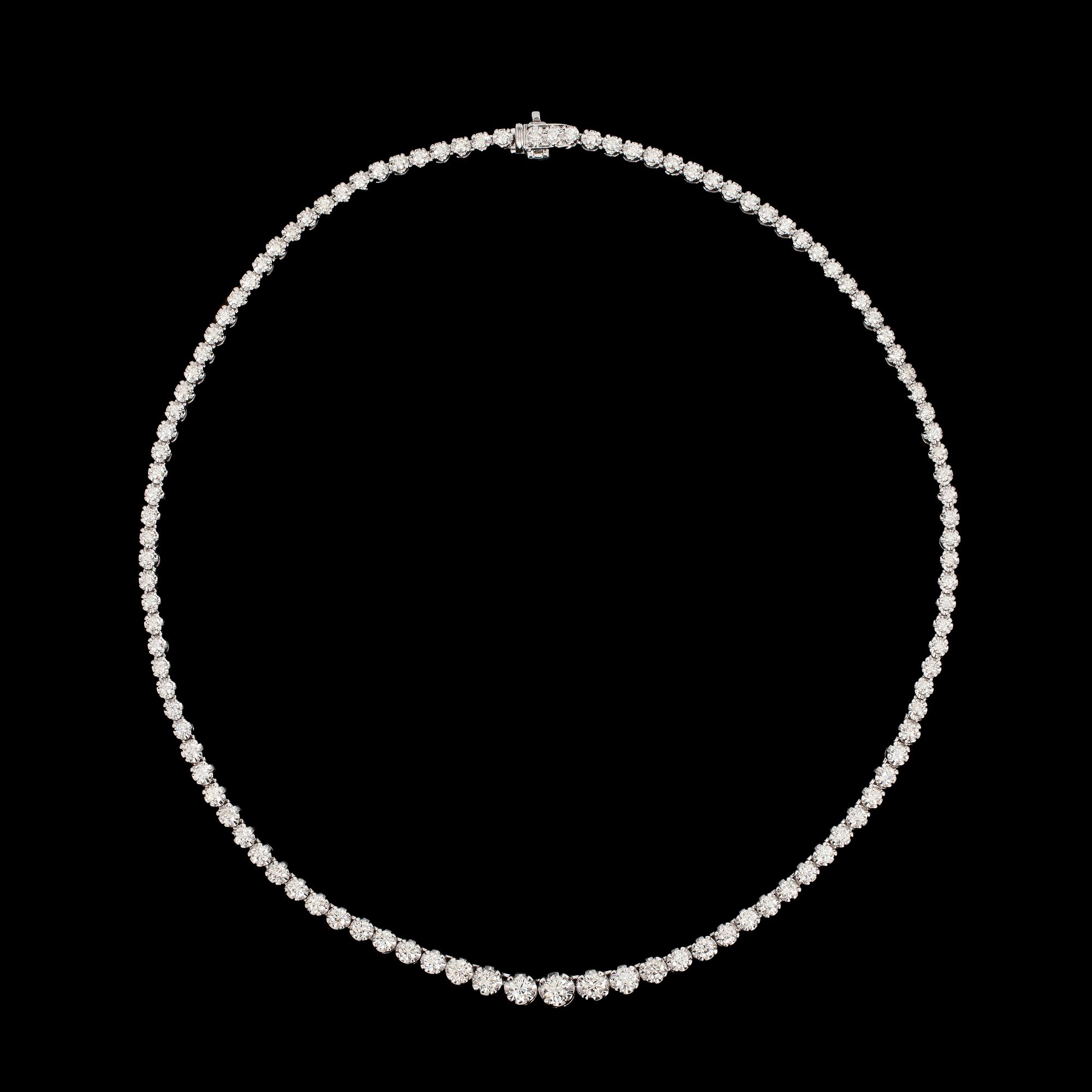 NECKLACE, 111 brilliant cut diamonds, tot. 7 cts.