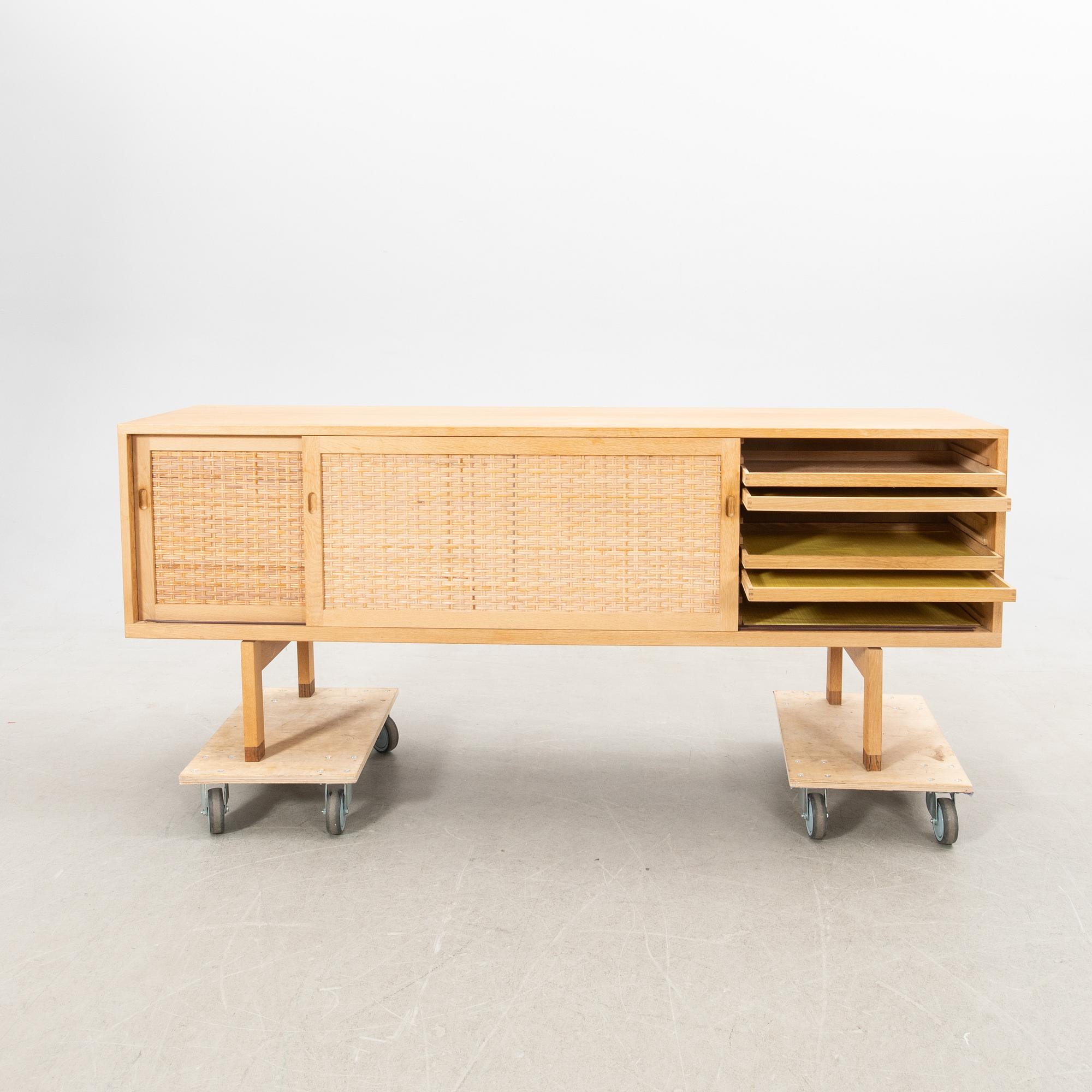 Hans J. Wegner, sideboard, RY-26, för RY Möbler, Danmark.