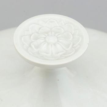 A Berlin tureen with cover, 19th century.