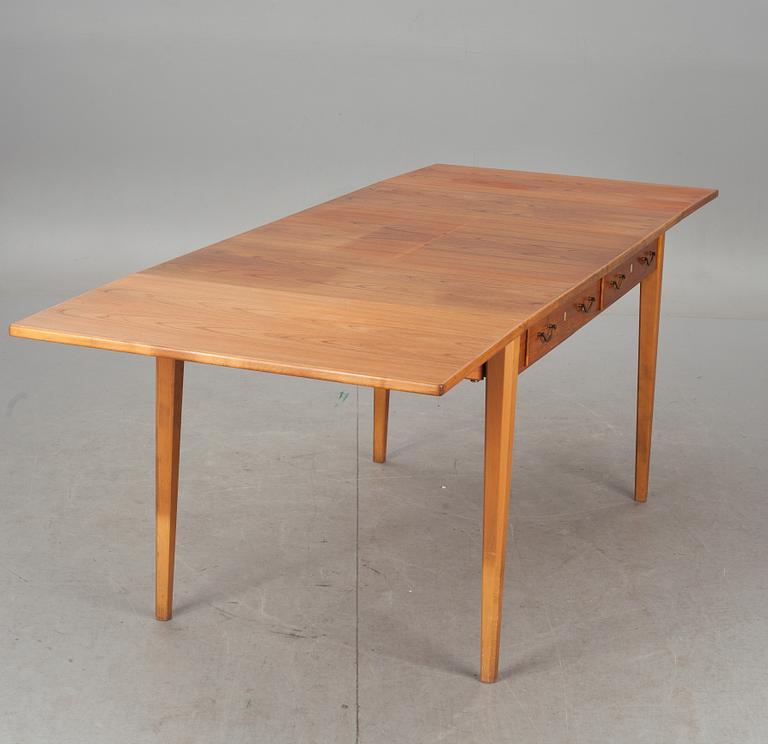 SKRIVBORD, Hugo Troeds, Bjärnum. 1950/60-tal.