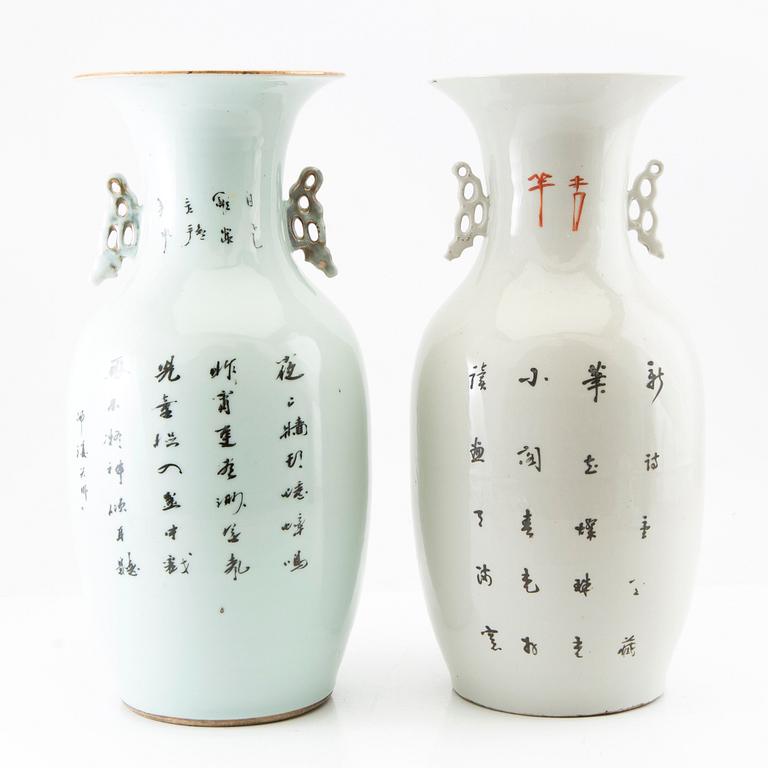 Two Chinese vases, 20th century.