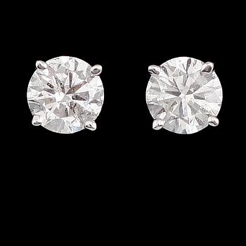 ÖRHÄNGEN, 1 par, 14 k vitguld, briljantslipade diamanter tot 0.63 ct.