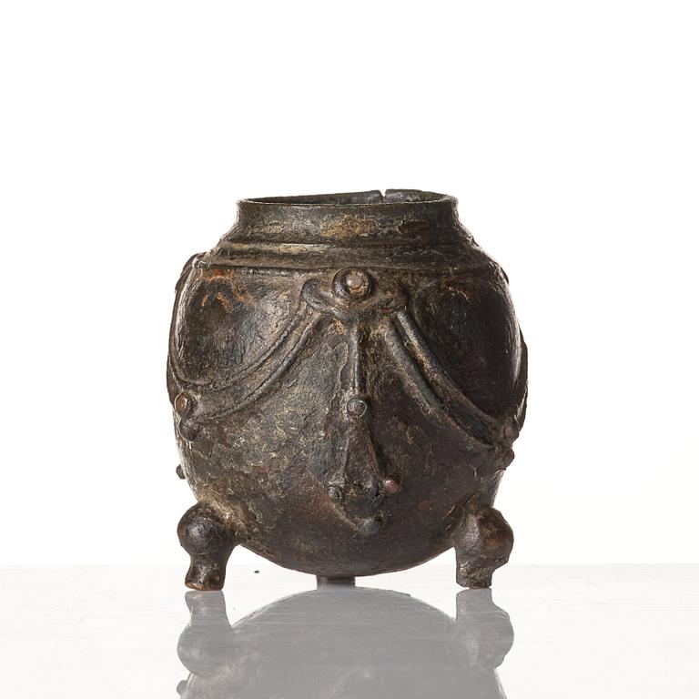 A tripod bronze censer, Yuan/Ming Dynasty.