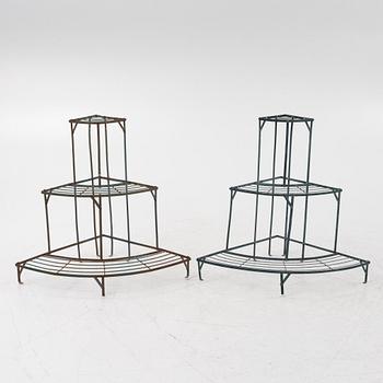 Blomstertrappor, 2 st, omkring 1900-talets mitt.