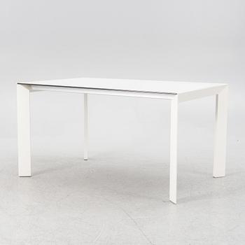 Ferruccio Laviani, matbord, "Four", Kartell, Italien.
